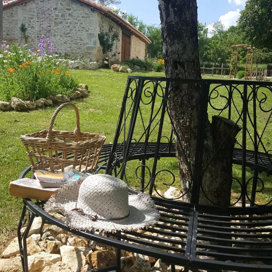 Lpc Dordogne Holidays - Le Petit Coin Lussas-et-Nontronneau المظهر الخارجي الصورة
