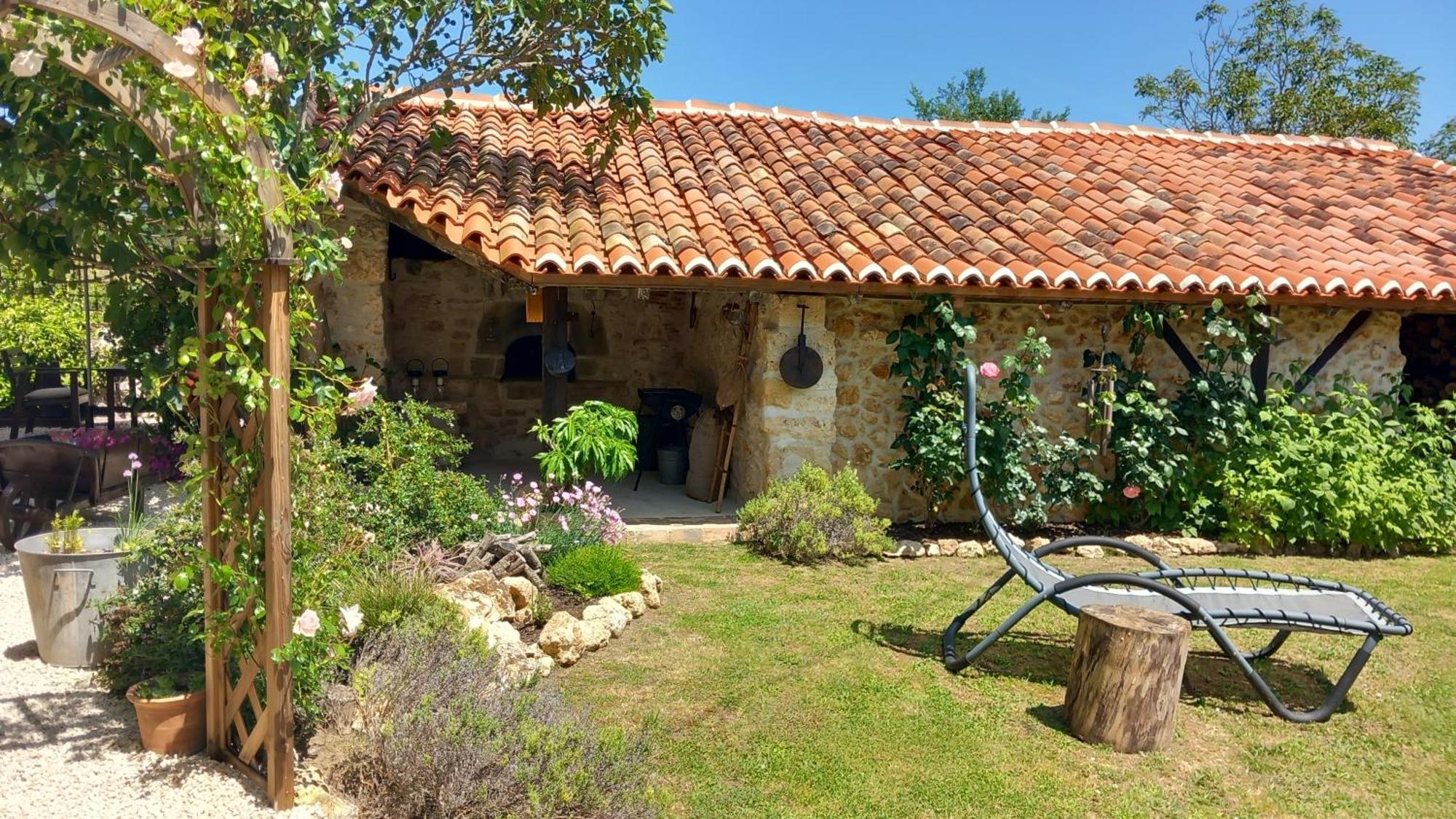 Lpc Dordogne Holidays - Le Petit Coin Lussas-et-Nontronneau المظهر الخارجي الصورة